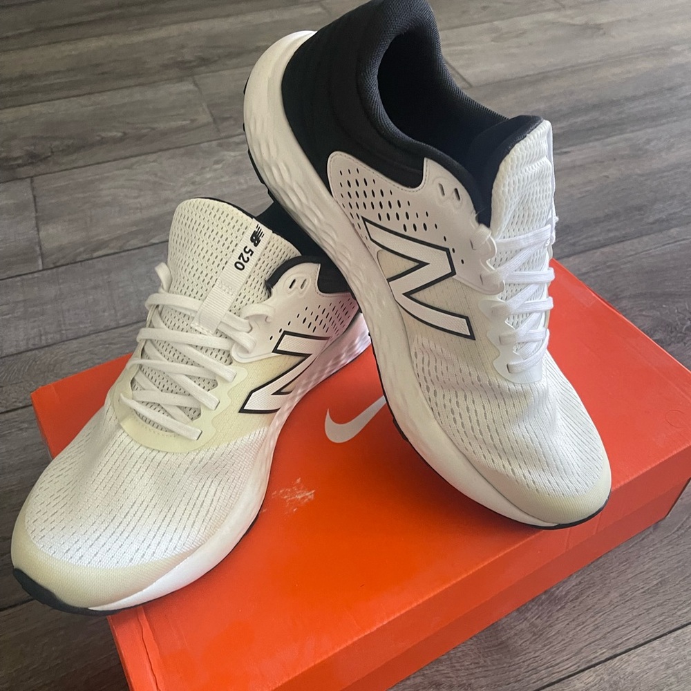 New Balance 520 Running Shoes are a stylish and performance-driven